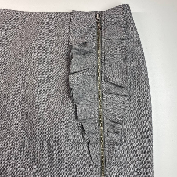 Banana Republic Gray Ruffle Wool Blend Front Zip Stretch Skirt Sz 4 - Picture 2 of 4